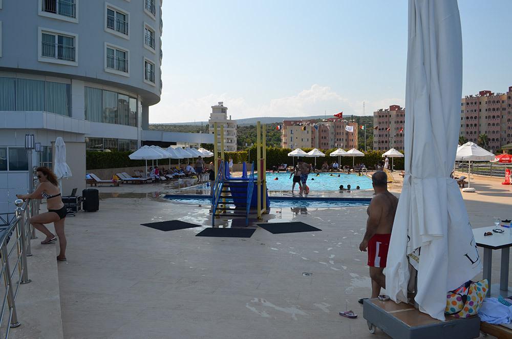 Lamos Resort Hotel & Convention Center Kumkuyu Exteriör bild